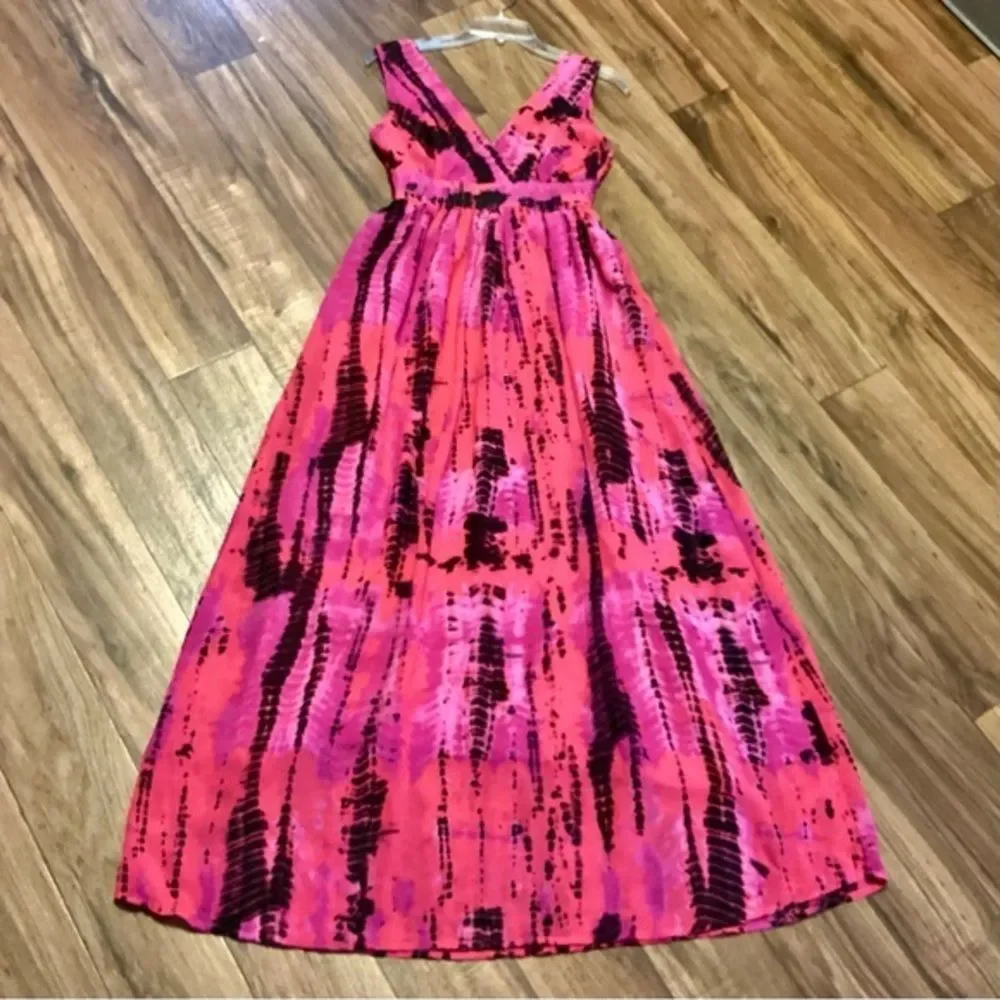 What’eva bare Back Plunging V-neck Lined‎ Maxi Dress Small